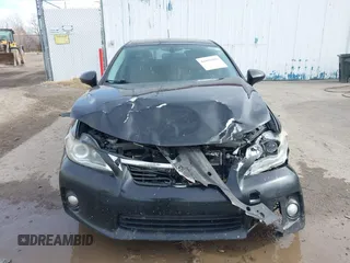 2013 Lexus CT 200h z VIN JTHKD5BH2D2131534, wystawiony jako IAAI lot #41859991 z przebiegiem 177 000 mil mil oraz . Historia ofert i sprzedaży dostępna na DreamBid. Obrazek 6.