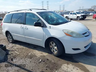 2006 Toyota Sienna CE z VIN 5TDZA23C46S465361, wystawiony jako IAAI lot #42010991 z przebiegiem 236 563 mil mil oraz . Historia ofert i sprzedaży dostępna na DreamBid. Obrazek 1.