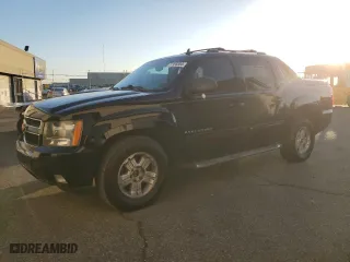 2011 Chevrolet Avalanche LT with VIN 3GNTKFE3XBG393895, listed as a Copart auction lot 77356884 with 187,213 mi miles and Clean Title. Bid and sale history available at carsss.com. Image 1.