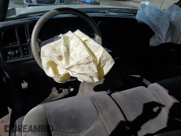 2004 Chevrolet Silverado 1500 LS with VIN 2GCEC19T441217495, listed as a Copart auction lot 52202075 with Not Provided miles and Salvage Title. Bid and sale history available at DreamBid. Image 8.