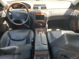 2004 Mercedes-Benz S z VIN WDBNG76J64A411878, wystawiony jako Copart lot #59039175 z przebiegiem Nie podano mil oraz Czysty tytuł • Clean title. Historia ofert i sprzedaży dostępna na DreamBid. Obrazek 8.