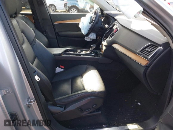2021 Volvo XC90 Momentum with VIN YV4A22PK2M1710788, listed as a IAAI auction lot 41587754 with 41,439 mi miles and . Bid and sale history available at DreamBid. Image 5.