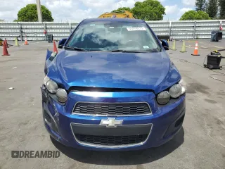 2014 Chevrolet Sonic LT z VIN 1G1JC5SH2E4140894, wystawiony jako Copart lot #55408215 z przebiegiem 122 783 mil mil oraz Szkoda całkowita • Salvage title. Historia ofert i sprzedaży dostępna na DreamBid. Obrazek 5.