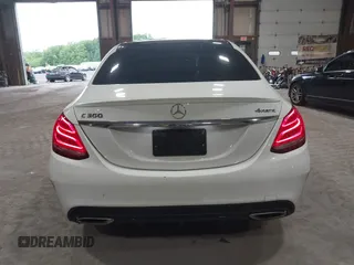 2018 Mercedes-Benz C 300 с VIN 55SWF4KB2JU282237, выставлен на аукционе IAAI как лот 42331996 с пробегом 48 683 миль миль и . История ставок и продаж доступна на DreamBid. Изображение 16.