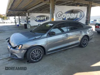 2011 Volkswagen Jetta S with VIN 3VW2K7AJ4BM010580, listed as a Copart auction lot 62332715 with 101,361 mi miles and Clean title. Bid and sale history available at DreamBid. Image 1.