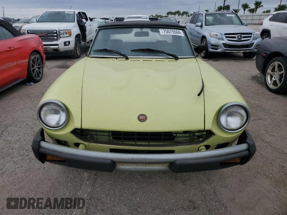 1978 FIAT 124 Spider z VIN 124CS10126825, wystawiony jako Copart lot #75075504 z przebiegiem 94 895 mil mil oraz Szkoda całkowita • Salvage title. Historia ofert i sprzedaży dostępna na DreamBid. Obrazek 5.