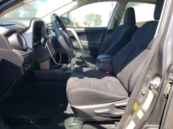 2018 Toyota RAV4 XLE z VIN 2T3WFREV9JW410228, wystawiony jako Copart lot #52987615 z przebiegiem 206 487 mil mil oraz Szkoda całkowita • Salvage title. Historia ofert i sprzedaży dostępna na DreamBid. Obrazek 7.