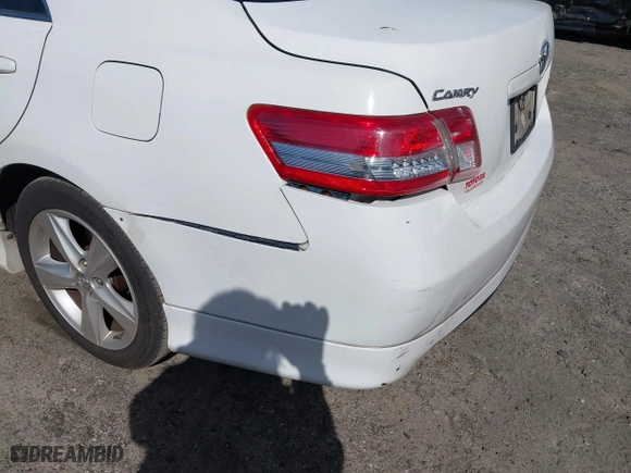 2011 Toyota Camry LE with VIN 4T1BF3EKXBU650285, listed as a IAAI auction lot 41751647 with 258,700 mi miles. Bid and sale history available at carsss.com. Image 6.