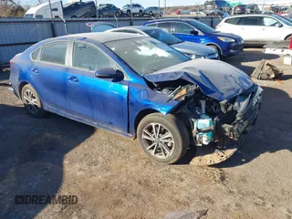 2023 Kia Forte LXS z VIN 3KPF24AD7PE648269, wystawiony jako IAAI lot #41336924 z przebiegiem 26 348 mil mil oraz . Historia ofert i sprzedaży dostępna na DreamBid. Obrazek 1.