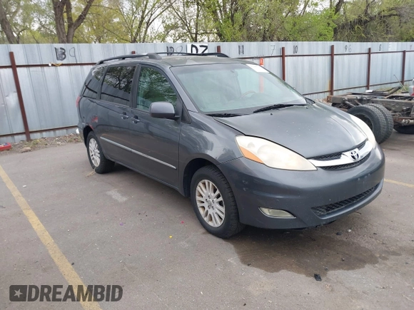 2009 Toyota Sienna XLE with VIN 5TDBK22C19S027059, listed as a IAAI auction lot 42105532 with 241,532 mi miles. Bid and sale history available at carsss.com. Image 1.