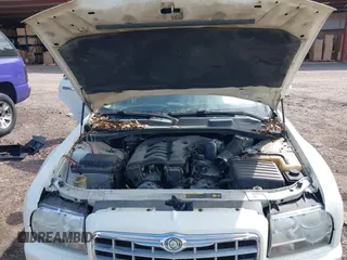 2005 Chrysler 300 with VIN 2C3JA53G65H130590, listed as a IAAI auction lot 41822725 with 1 mi miles. Bid and sale history available at carsss.com. Image 10.