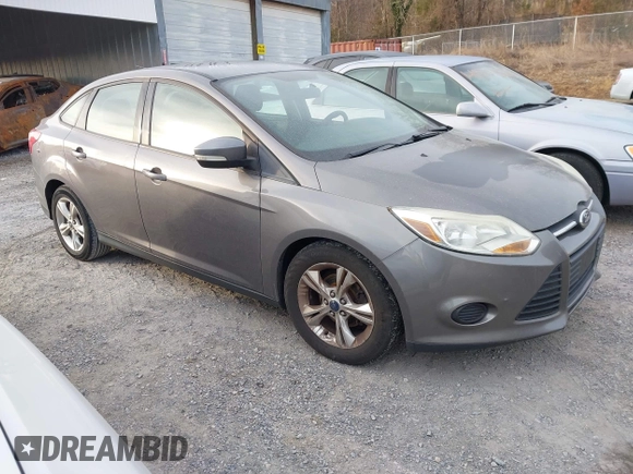 2013 Ford Focus SE with VIN 1FADP3F23DL242069, listed as a IAAI auction lot 41781817 with 265,630 mi miles. Bid and sale history available at carsss.com. Image 1.