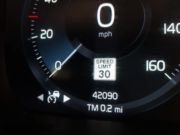 2019 Volvo XC40 Inscription с VIN YV4162UL5K2046401, выставлен на аукционе IAAI как лот 41911289 с пробегом 42 090 миль миль и . История ставок и продаж доступна на DreamBid. Изображение 15.