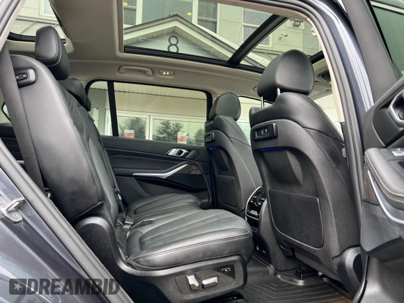 2020 BMW X7 xDrive40i with VIN 5UXCW2C0XL9C27572, listed as a Copart auction lot 47099815 with 99,426 mi miles and Clean Title. Bid and sale history available at carsss.com. Image 6.