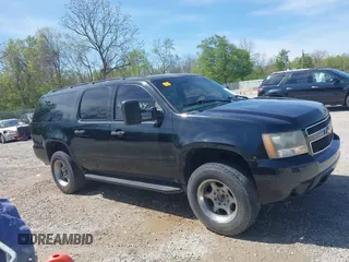 2007 Chevrolet Suburban LT with VIN 3GNGK26K57G270206, listed as a IAAI auction lot 42102684 with 220,759 mi miles and . Bid and sale history available at DreamBid. Image 13.