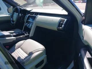 2019 Land Rover Discovery HSE Luxury with VIN SALRT2RK8KA080555, listed as a IAAI auction lot 41833340 with 122,111 mi miles. Bid and sale history available at carsss.com. Image 5.