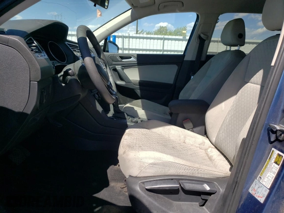 2019 Volkswagen Tiguan S z VIN 3VV0B7AX7KM010234, wystawiony jako Copart lot #53613175 z przebiegiem 55 980 mil mil oraz Szkoda całkowita • Salvage title. Historia ofert i sprzedaży dostępna na DreamBid. Obrazek 7.