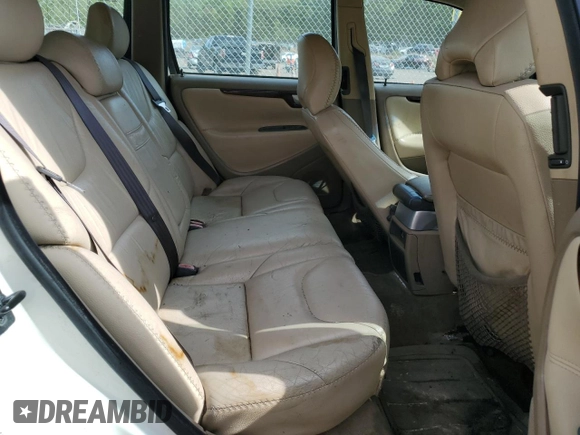 2001 Volvo V70 with VIN YV1SZ58D611040902, listed as a Copart auction lot 53650935 with 0 mi miles and Salvage Title. Bid and sale history available at carsss.com. Image 11.