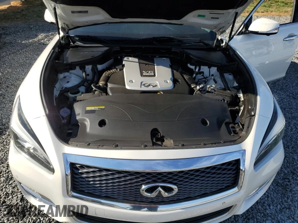 2016 Infiniti Q70 z VIN JN1BY1PP3GM631356, wystawiony jako Copart lot #49337675 z przebiegiem 105 540 mil mil oraz Szkoda całkowita • Salvage title. Historia ofert i sprzedaży dostępna na DreamBid. Obrazek 11.