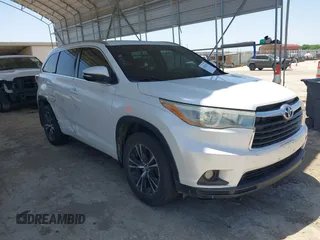 2016 Toyota Highlander XLE z VIN 5TDKKRFH0GS169026, wystawiony jako IAAI lot #42072011 z przebiegiem 112 201 mil mil oraz . Historia ofert i sprzedaży dostępna na DreamBid. Obrazek 1.
