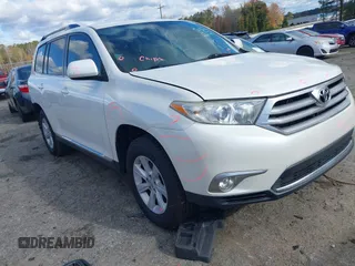 2013 Toyota Highlander with VIN 5TDZA3EH2DS038661, listed as a IAAI auction lot 40925630 with 143,773 mi miles and . Bid and sale history available at DreamBid. Image 1.