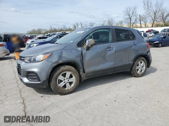 2020 Chevrolet Trax LS z VIN 3GNCJNSB9LL164044, wystawiony jako Copart lot #51058005 z przebiegiem 60 879 mil mil oraz Szkoda całkowita • Salvage title. Historia ofert i sprzedaży dostępna na DreamBid. Obrazek 1.