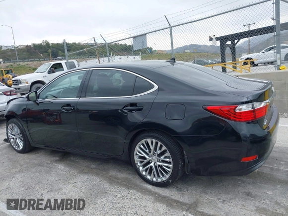 2013 Lexus ES 250 с VIN JTHBK1GGXD2037660, выставлен на аукционе IAAI как лот 42043007 с пробегом 100 666 миль миль и . История ставок и продаж доступна на DreamBid. Изображение 14.