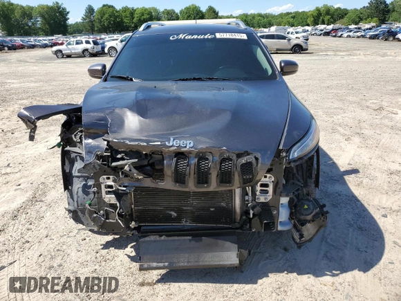 2017 Jeep Cherokee Latitude z VIN 1C4PJLCB8HW640881, wystawiony jako Copart lot #57718415 z przebiegiem 185 761 mil mil oraz Szkoda całkowita • Salvage title. Historia ofert i sprzedaży dostępna na DreamBid. Obrazek 5.