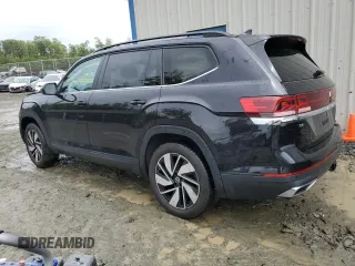 2024 Volkswagen Atlas SE with VIN 1V2HR2CA0RC581843, listed as a Copart auction lot 58782275 with 38,975 mi miles and Clean title. Bid and sale history available at DreamBid. Image 2.