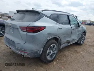 2023 Chevrolet Blazer LT с VIN 3GNKBHR40PS235497, выставлен на аукционе IAAI как лот 42124586 с пробегом 20 533 миль миль и . История ставок и продаж доступна на DreamBid. Изображение 4.