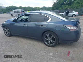 2013 Nissan Maxima SV z VIN 1N4AA5AP8DC838720, wystawiony jako IAAI lot #42653167 z przebiegiem 157 203 mil mil oraz . Historia ofert i sprzedaży dostępna na DreamBid. Obrazek 3.
