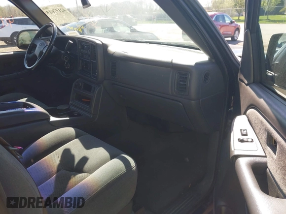 2003 Chevrolet Silverado 1500 with VIN 2GCEC19T931335895, listed as a IAAI auction lot 42157615 with 230,309 mi miles and . Bid and sale history available at DreamBid. Image 5.