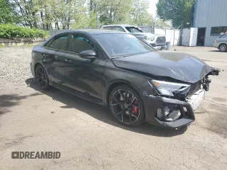 2024 Audi RS 3 z VIN WUAG4DGY5RA900327, wystawiony jako Copart lot #54953264 z przebiegiem Nie podano mil oraz Szkody całkowita. Historia ofert i sprzedaży dostępna na DreamBid. Obrazek 4.