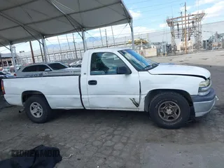2002 Chevrolet Silverado 1500 with VIN 1GCEC14V82Z236404, listed as a IAAI auction lot 41970241 with 240,265 mi miles. Bid and sale history available at carsss.com. Image 13.
