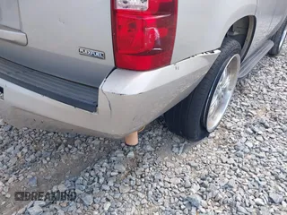 2007 Chevrolet Tahoe Police z VIN 1GNEC03097R367453, wystawiony jako IAAI lot #41849436 z przebiegiem 250 207 mil mil oraz . Historia ofert i sprzedaży dostępna na DreamBid. Obrazek 12.