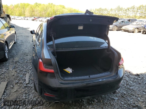 2021 BMW 3 Series 330i xDrive z VIN 3MW5R7J07M8C07710, wystawiony jako Copart lot #53181515 z przebiegiem Nie podano mil oraz Szkoda całkowita • Salvage title. Historia ofert i sprzedaży dostępna na DreamBid. Obrazek 6.