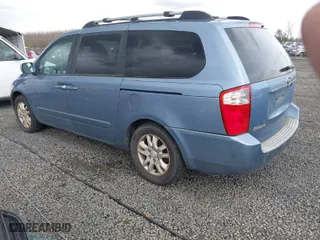2008 Kia Sedona LX with VIN KNDMB233886206088, listed as a IAAI auction lot 41948185 with 203,327 mi miles. Bid and sale history available at carsss.com. Image 3.