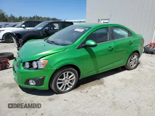 2015 Chevrolet Sonic LT z VIN 1G1JC5SH5F4170330, wystawiony jako Copart lot #56137955 z przebiegiem 51 460 mil mil oraz Nie do naprawy • Non repairable. Historia ofert i sprzedaży dostępna na DreamBid. Obrazek 1.
