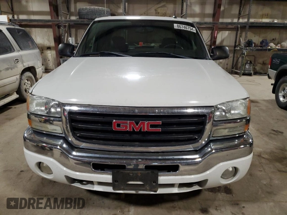 2004 GMC Sierra 1500 SLT with VIN 2GTEK13T541359009, listed as a Copart auction lot 86746754 with 231,418 mi miles and Clean title. Bid and sale history available at DreamBid. Image 5.