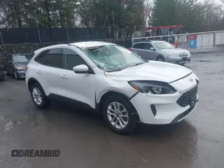 2020 Ford Escape SE z VIN 1FMCU9G61LUB85541, wystawiony jako IAAI lot #40927582 z przebiegiem 60 584 mil mil oraz . Historia ofert i sprzedaży dostępna na DreamBid. Obrazek 1.
