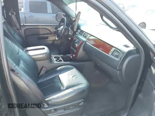 2011 Chevrolet Avalanche LS with VIN 3GNMCEE05BG291728, listed as a IAAI auction lot 42567854 with 190,621 mi miles and . Bid and sale history available at DreamBid. Image 5.