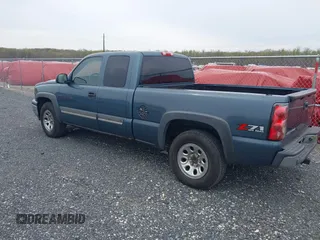 2006 Chevrolet Silverado 1500 LT3 with VIN 1GCEK19Z06Z198252, listed as a IAAI auction lot 42016369 with 317,834 mi miles and . Bid and sale history available at DreamBid. Image 3.