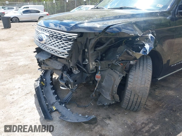 2018 Ford Expedition Max Platinum with VIN 1FMJK1MT5JEA38641, listed as a IAAI auction lot 42049736 with 95,093 mi miles and . Bid and sale history available at DreamBid. Image 6.