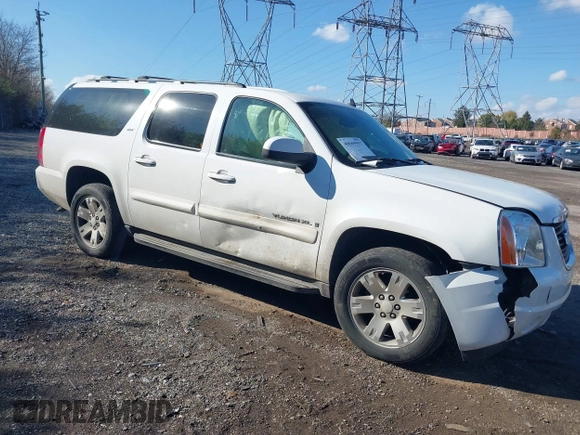 2008 GMC Yukon XL SLT 4SB z VIN 1GKFK16308R106715, wystawiony jako IAAI lot #40669557 z przebiegiem 268 028 mil mil oraz . Historia ofert i sprzedaży dostępna na DreamBid. Obrazek 1.