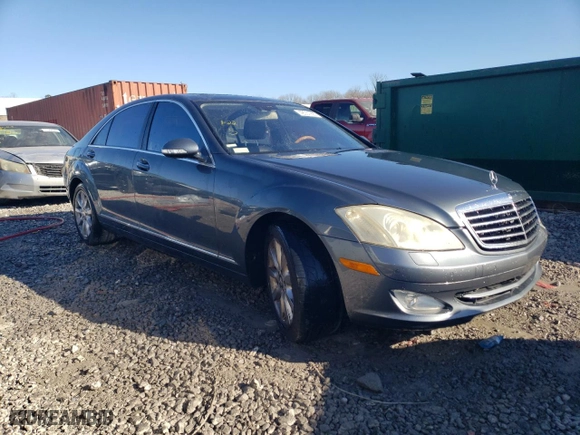 2008 Mercedes-Benz S-Class 5.5L V8 with VIN WDDNG71X88A210668, listed as a Copart auction lot 42051995 with 186,943 mi miles and Salvage Title. Bid and sale history available at carsss.com. Image 4.
