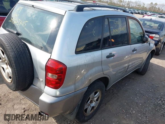2005 Toyota RAV4 with VIN JTEHD20V656039576, listed as a IAAI auction lot 41905777 with 999,999 mi miles. Bid and sale history available at carsss.com. Image 4.