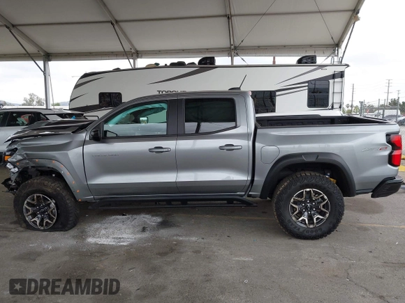2024 Chevrolet Colorado 4WD ZR2 with VIN 1GCPTFEK9R1177298, listed as a IAAI auction lot 42064294 with 3,827 mi miles and . Bid and sale history available at DreamBid. Image 15.