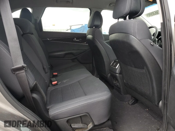 2016 Kia Sorento LX z VIN 5XYPGDA52GG107017, wystawiony jako Copart lot #55630995 z przebiegiem 110 423 mil mil oraz Nie do naprawy • Non repairable. Historia ofert i sprzedaży dostępna na DreamBid. Obrazek 11.