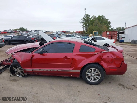 2005 Ford Mustang Deluxe with VIN 1ZVFT80N955201933, listed as a IAAI auction lot 40816285 with 1 mi miles. Bid and sale history available at carsss.com. Image 13.