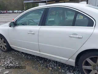 2008 Volvo S80 3.2L with VIN YV1AS982781059118, listed as a IAAI auction lot 41868957 with 185,529 mi miles. Bid and sale history available at carsss.com. Image 14.